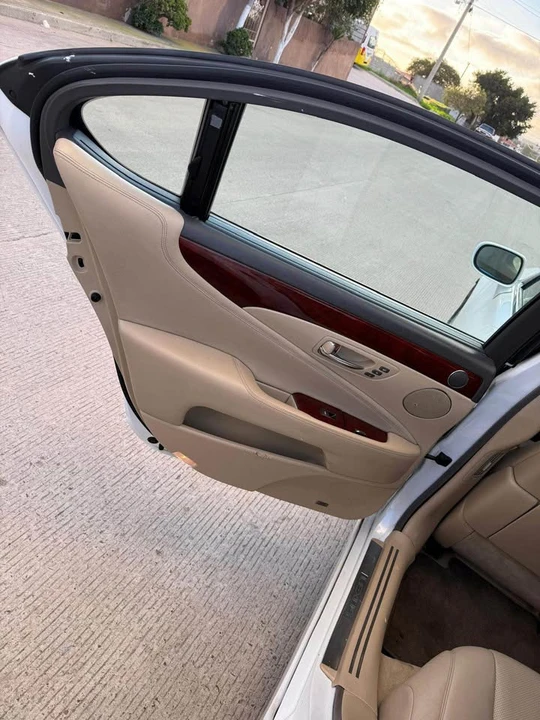 2007 Lexus LS 4th Gen - Image 15 of 20