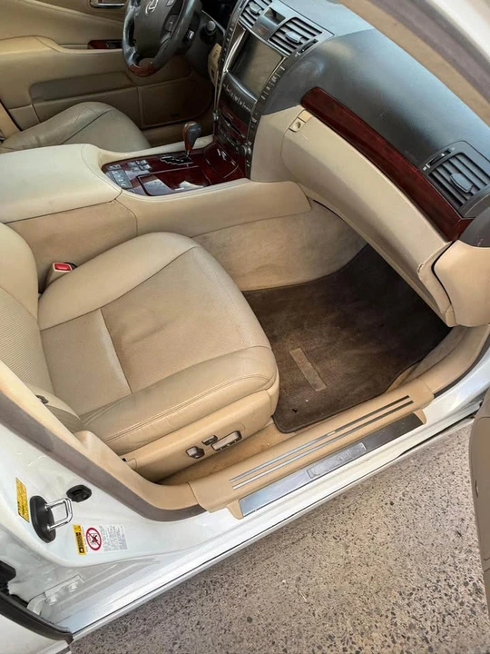 2007 Lexus LS 4th Gen - Image 11 of 20