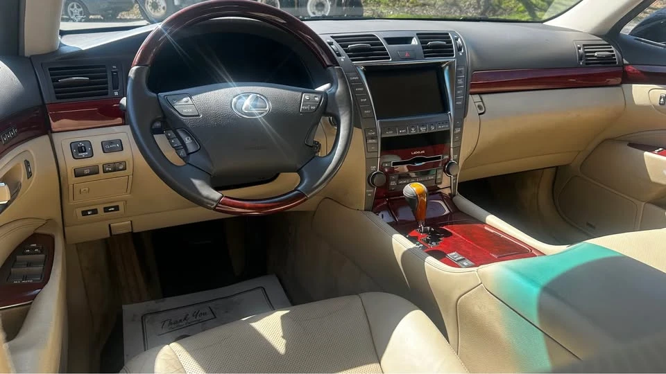 2007 Lexus LS 4th Gen - Image 11 of 20