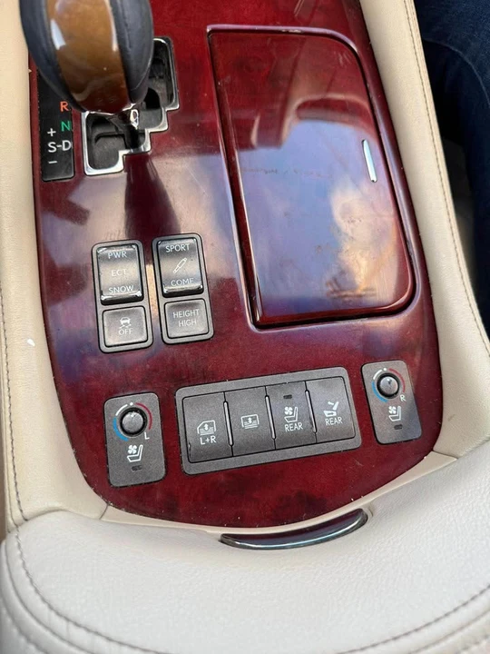 2007 Lexus LS 4th Gen - Image 8 of 20