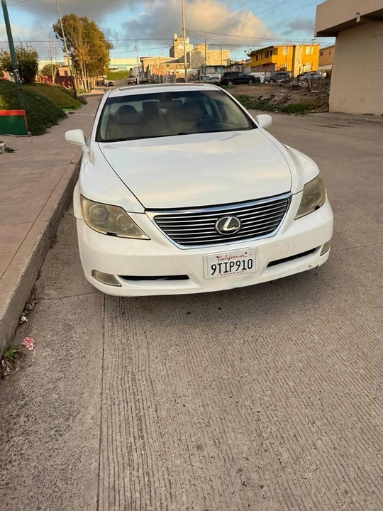 2007 Lexus LS 4th Gen - Image 2 of 20