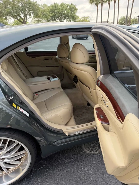 2007 Lexus LS 4th Gen - Image 7 of 8