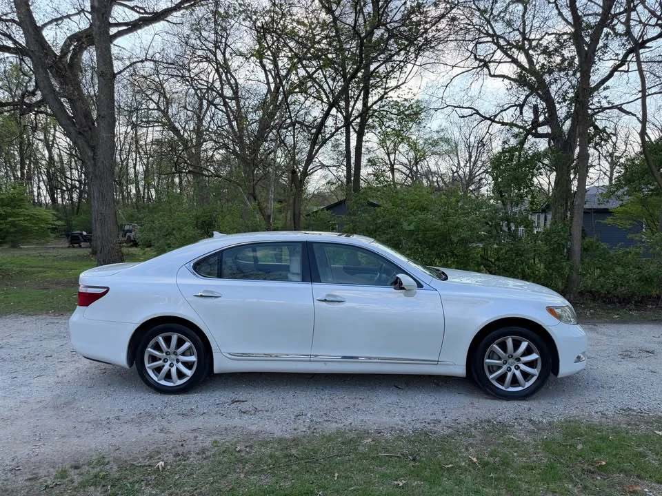 2007 Lexus LS 4th Gen - Image 2 of 17