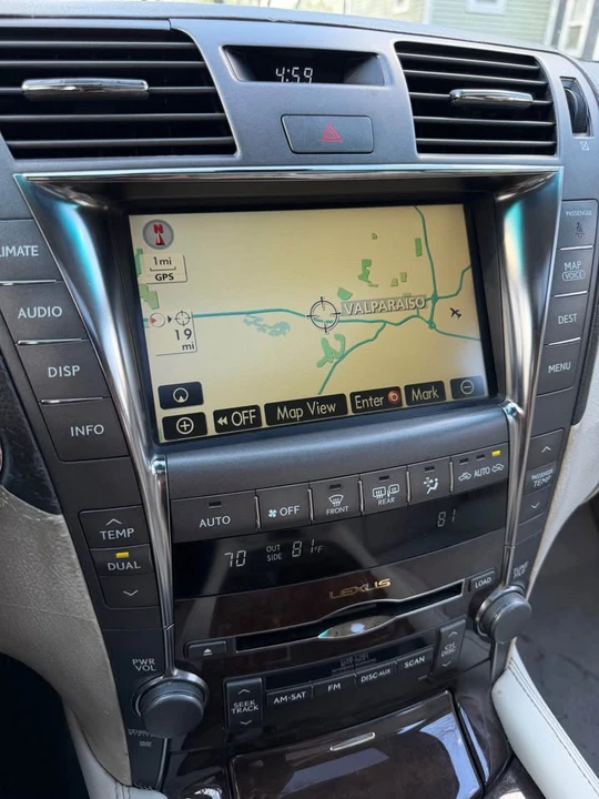 2007 Lexus LS 4th Gen - Image 10 of 17