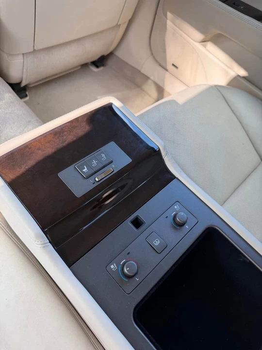 2007 Lexus LS 4th Gen - Image 14 of 17
