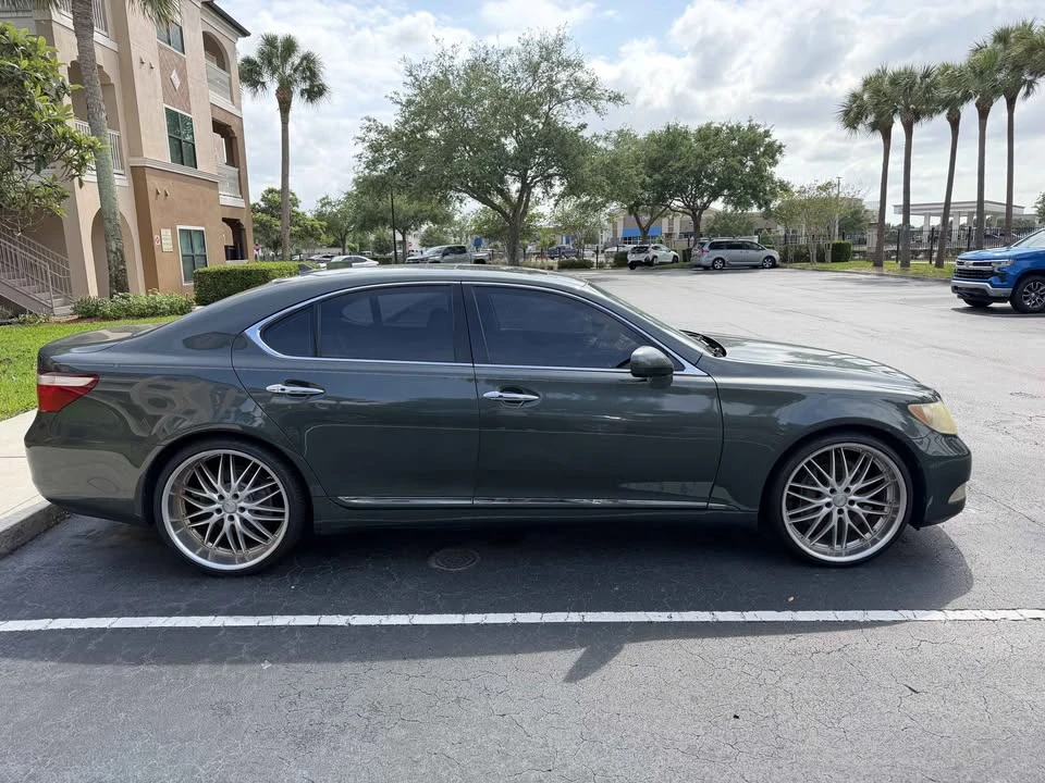 2007 Lexus LS 4th Gen - Image 8 of 8