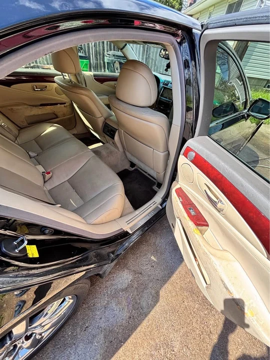 2007 Lexus LS 4th Gen - Image 9 of 19