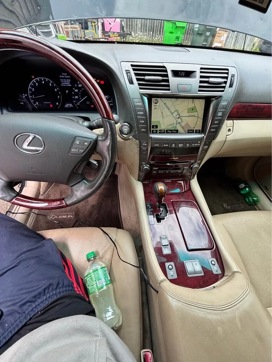 2007 Lexus LS 4th Gen - Image 2 of 19