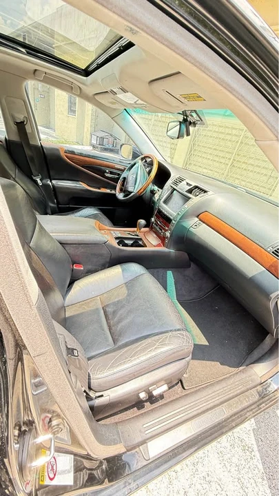 2007 Lexus LS 4th Gen - Image 5 of 10