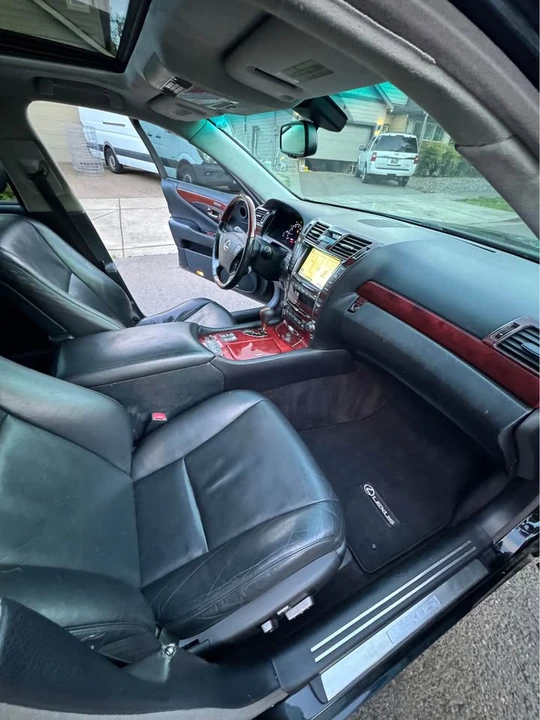 2007 Lexus LS 4th Gen - Image 11 of 18