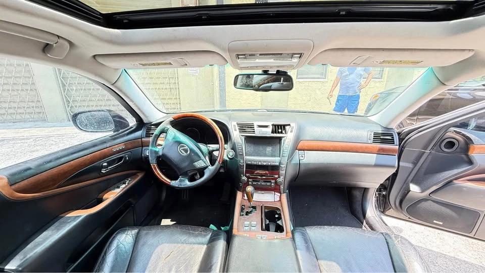 2007 Lexus LS 4th Gen - Image 6 of 10