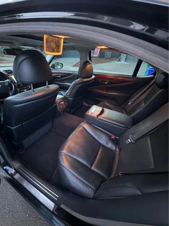 2007 Lexus LS 4th Gen - Image 10 of 18