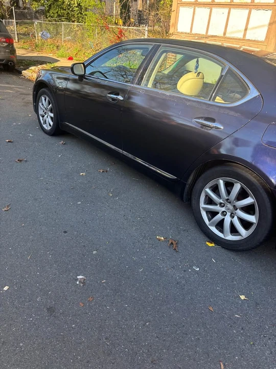 2007 Lexus LS 4th Gen - Image 6 of 8