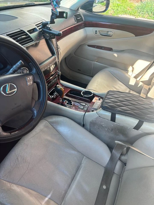 2007 Lexus LS 4th Gen - Image 7 of 8