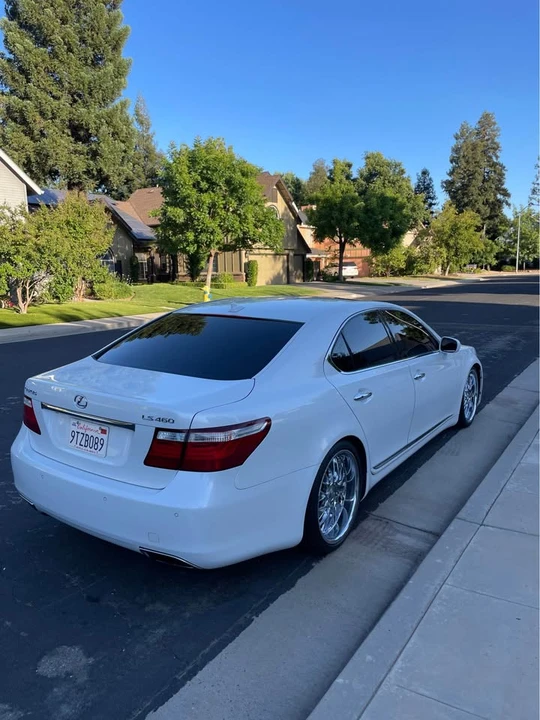 2007 Lexus LS 4th Gen - Image 4 of 8