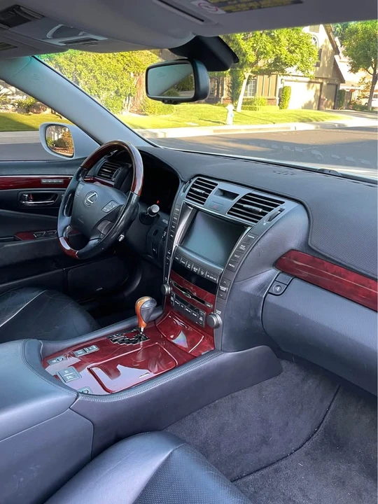 2007 Lexus LS 4th Gen - Image 6 of 8