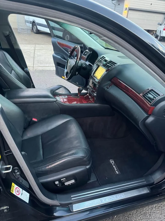 2007 Lexus LS 4th Gen - Image 17 of 18