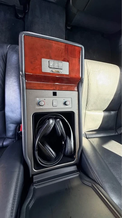 2007 Lexus LS 4th Gen - Image 16 of 18