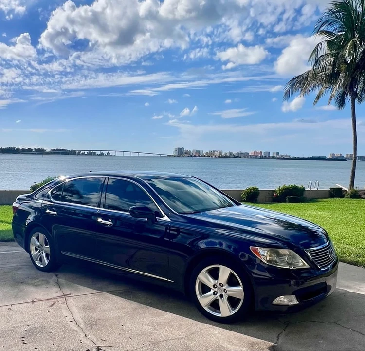 2007 Lexus LS 4th Gen - Image 2 of 10