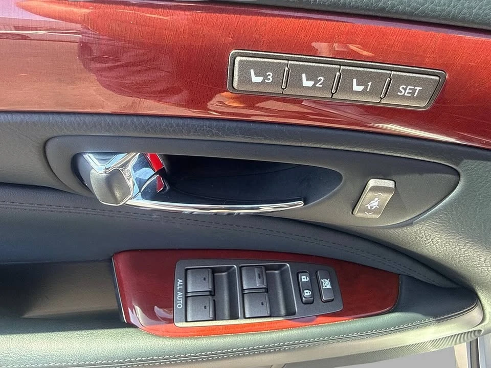 2007 Lexus LS 4th Gen - Image 18 of 20