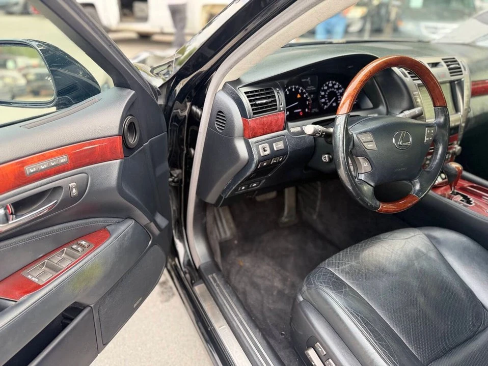 2007 Lexus LS 4th Gen - Image 8 of 20