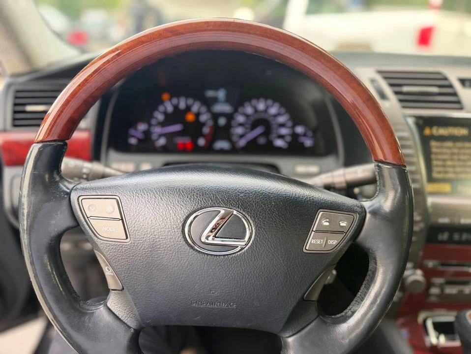 2007 Lexus LS 4th Gen - Image 13 of 20