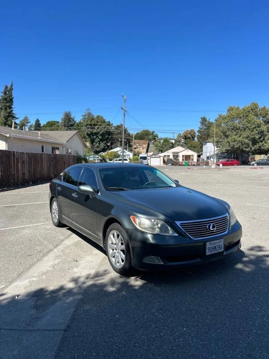 2007 Lexus LS 4th Gen - Image 2 of 10