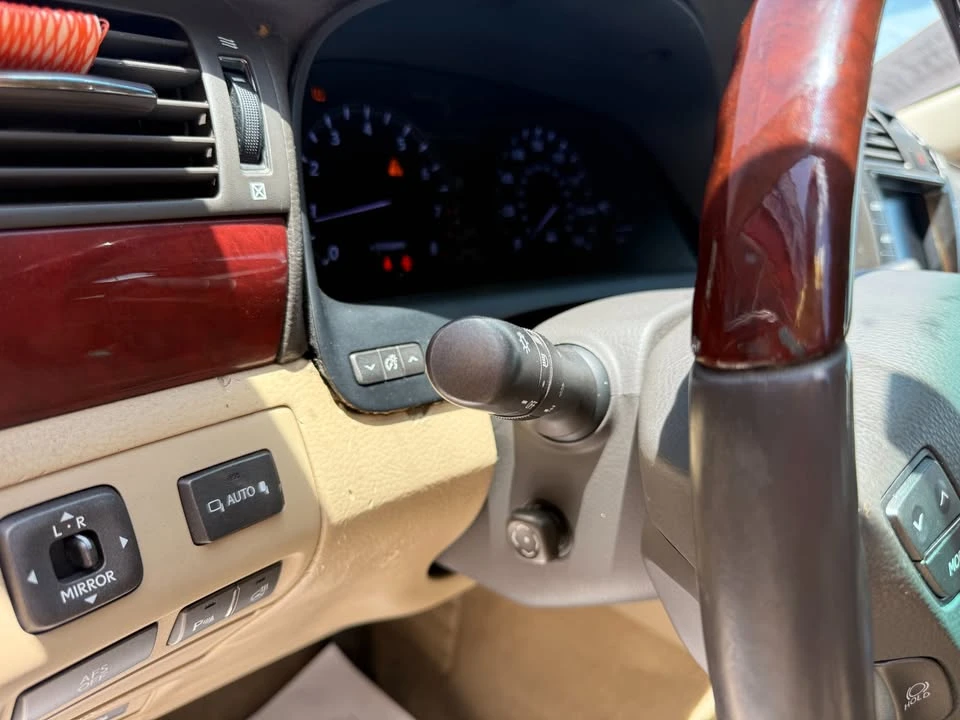 2007 Lexus LS 4th Gen - Image 13 of 20