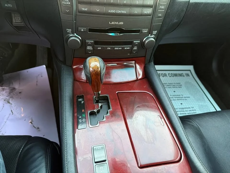 2007 Lexus LS 4th Gen - Image 16 of 20
