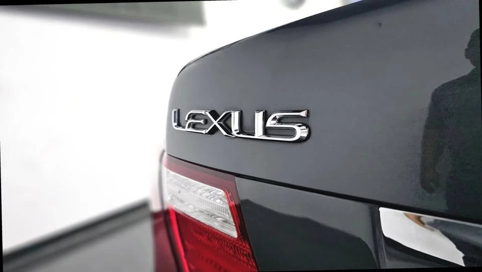 2007 Lexus LS 4th Gen - Image 19 of 20