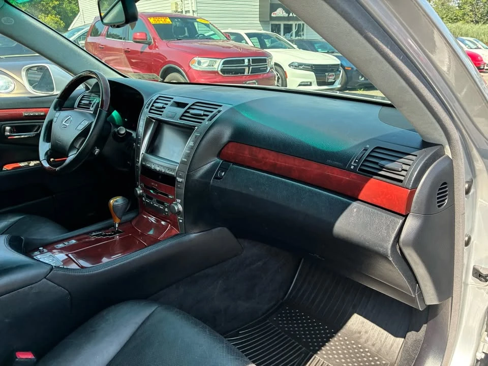 2007 Lexus LS 4th Gen - Image 8 of 10