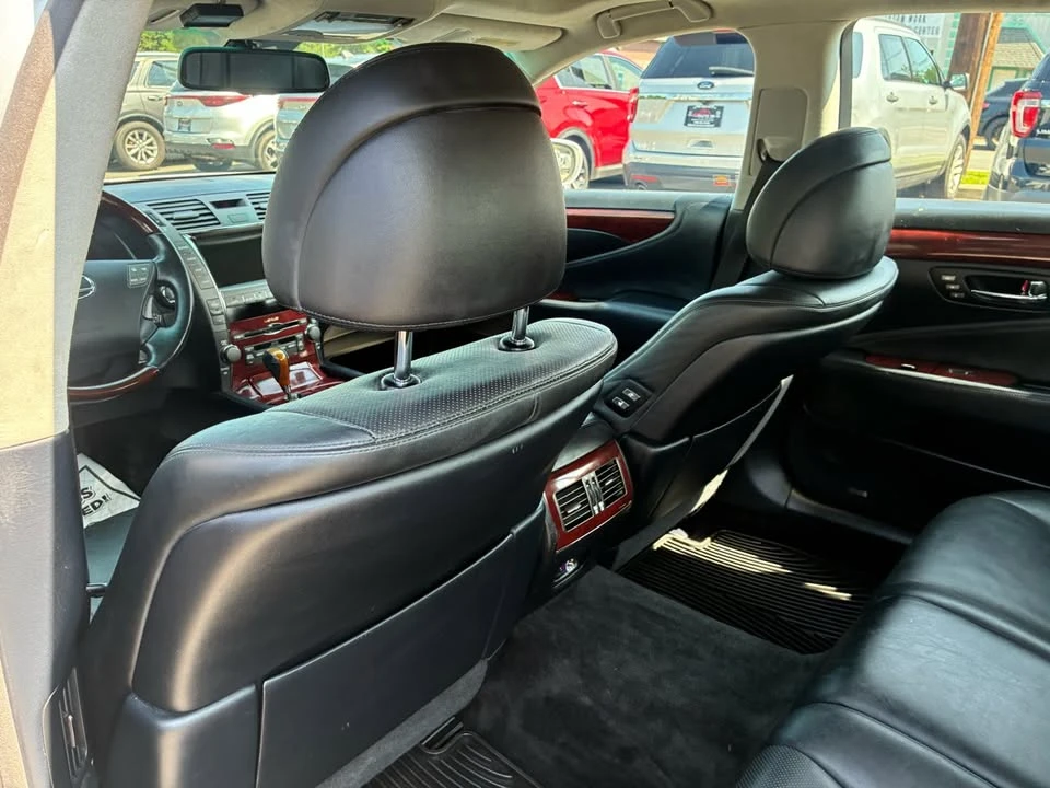 2007 Lexus LS 4th Gen - Image 7 of 10