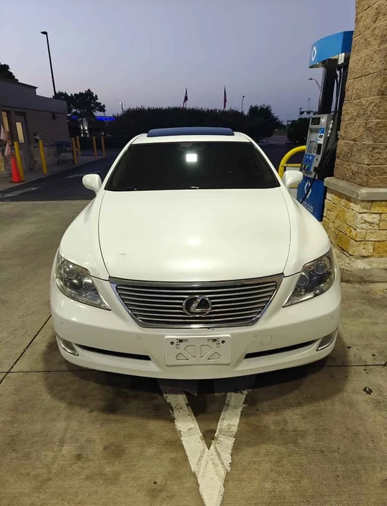 2007 Lexus LS 4th Gen - Image 4 of 8