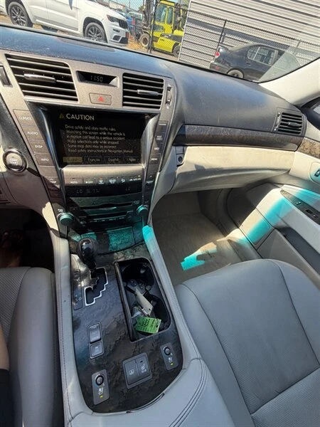 2007 Lexus LS 4th Gen - Image 17 of 19