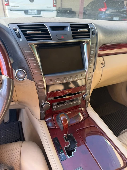 2007 Lexus LS 4th Gen - Image 7 of 11