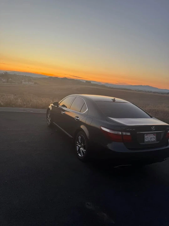 2007 Lexus LS 4th Gen - Image 3 of 10