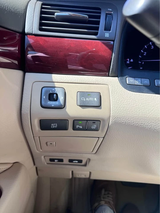 2007 Lexus LS 4th Gen - Image 10 of 12