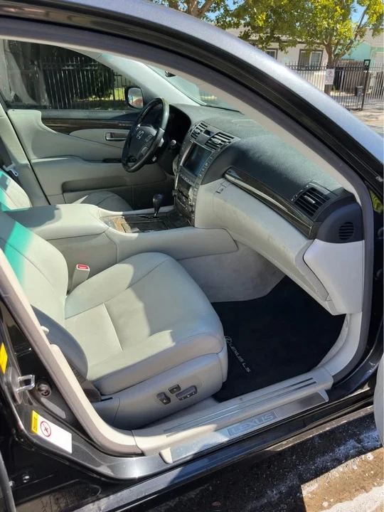 2007 Lexus LS 4th Gen - Image 7 of 13