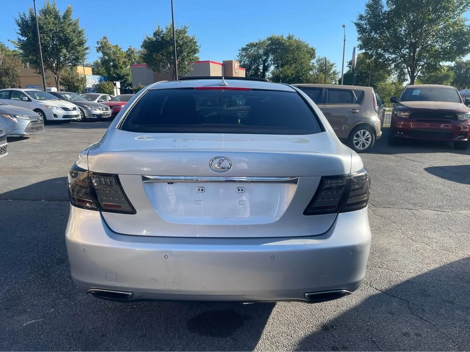 2007 Lexus LS 4th Gen - Image 5 of 19