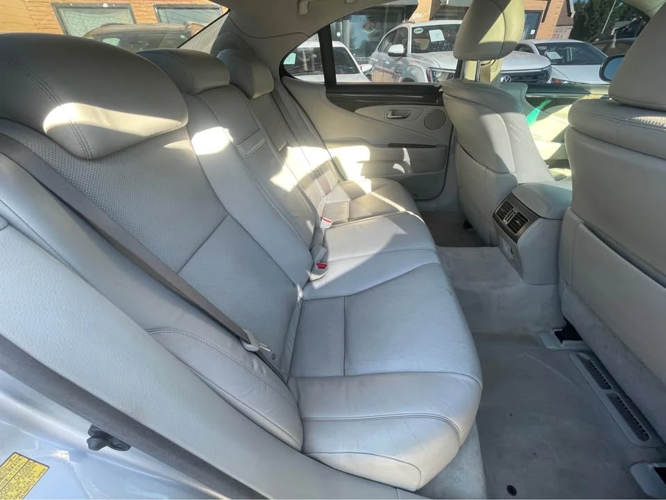 2007 Lexus LS 4th Gen - Image 15 of 19