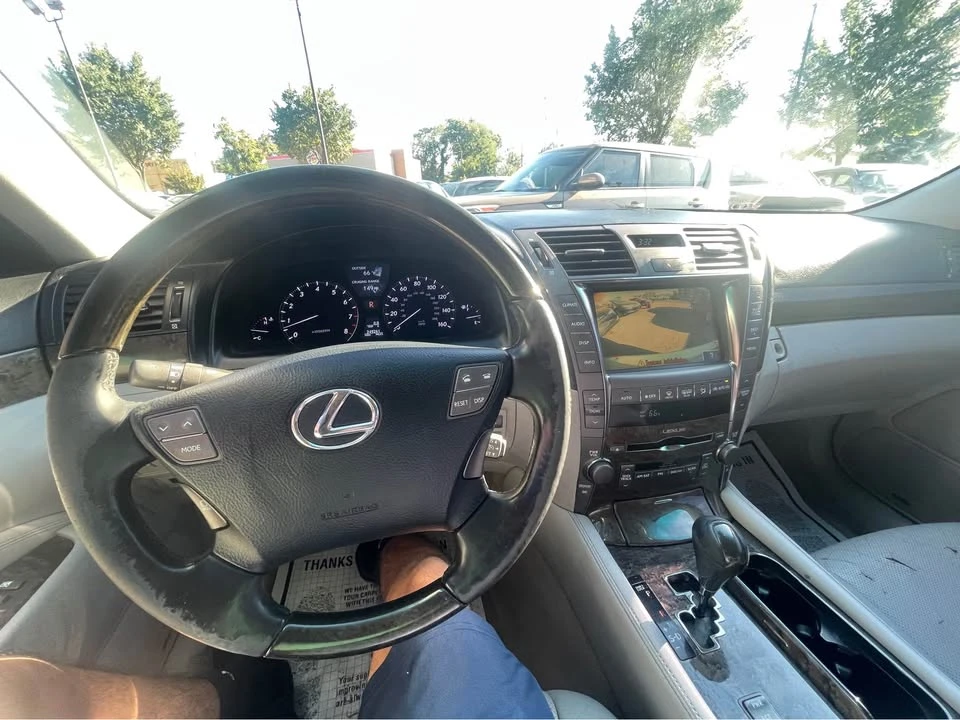 2007 Lexus LS 4th Gen - Image 10 of 19