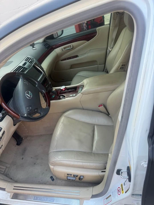2007 Lexus LS 4th Gen - Image 7 of 9