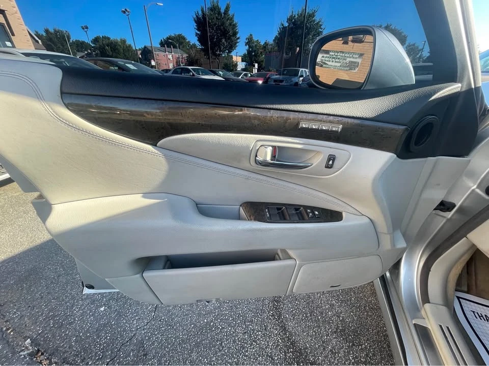 2007 Lexus LS 4th Gen - Image 16 of 19