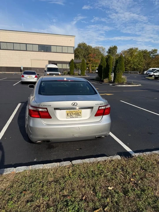 2007 Lexus LS 4th Gen - Image 5 of 20
