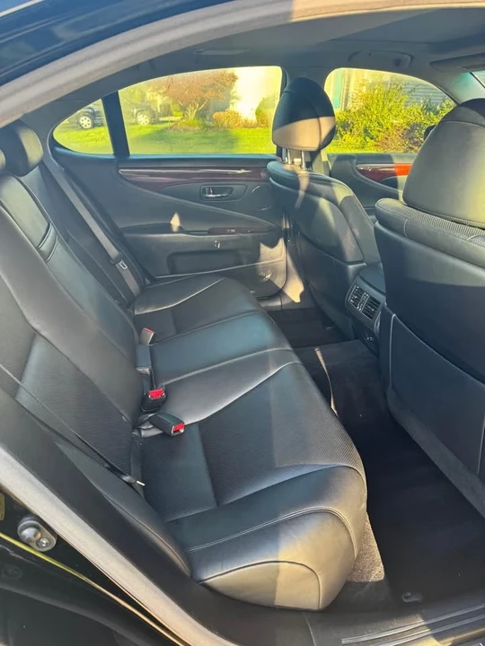 2007 Lexus LS 4th Gen - Image 11 of 18