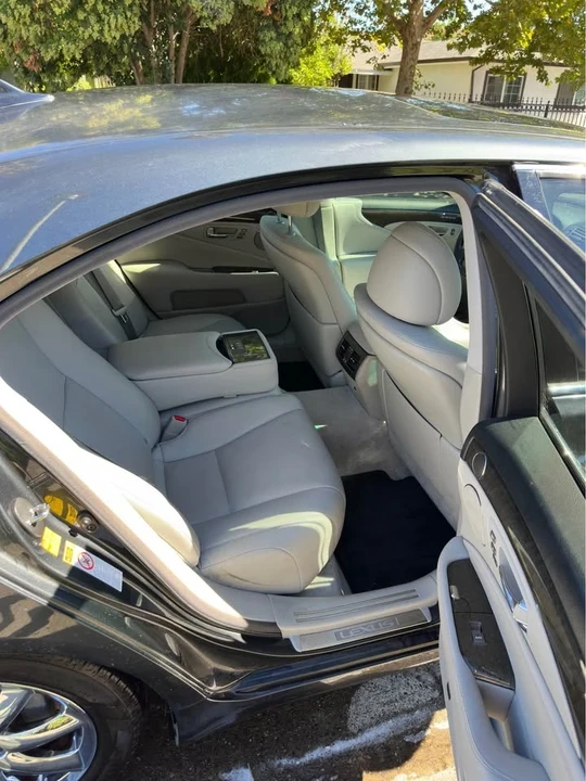 2007 Lexus LS 4th Gen - Image 8 of 13