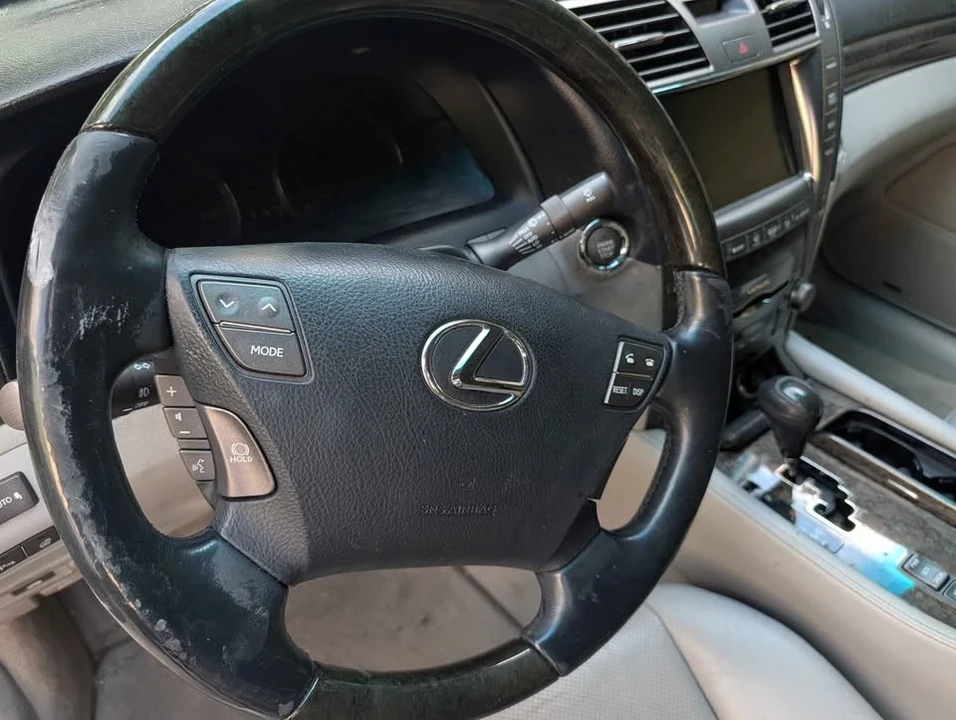 2007 Lexus LS 4th Gen - Image 5 of 6