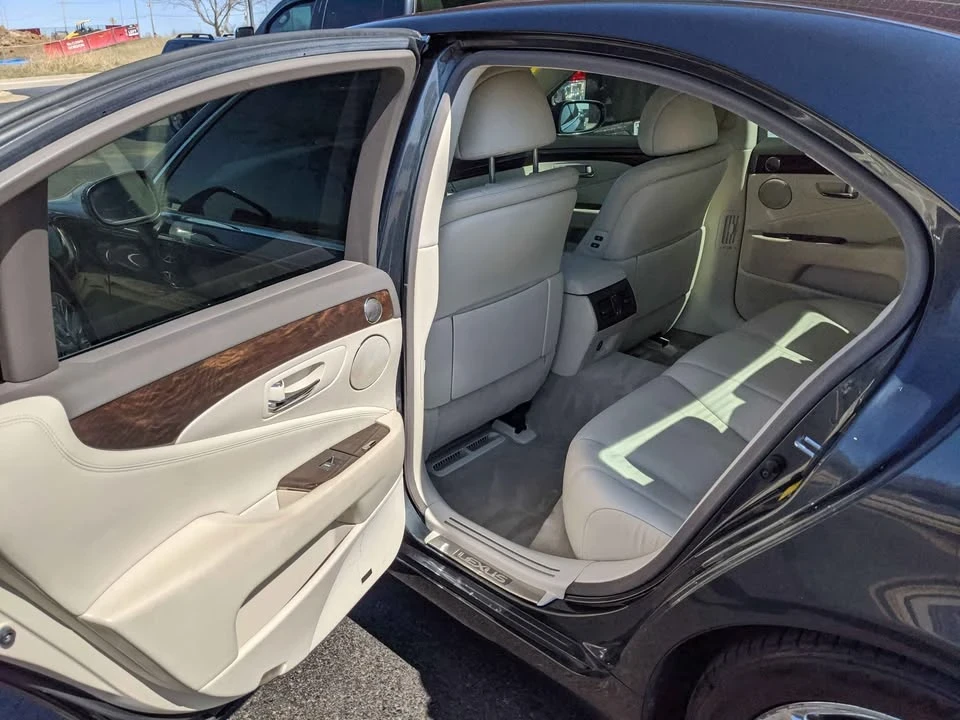 2007 Lexus LS 4th Gen - Image 5 of 8