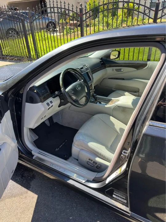 2007 Lexus LS 4th Gen - Image 5 of 13