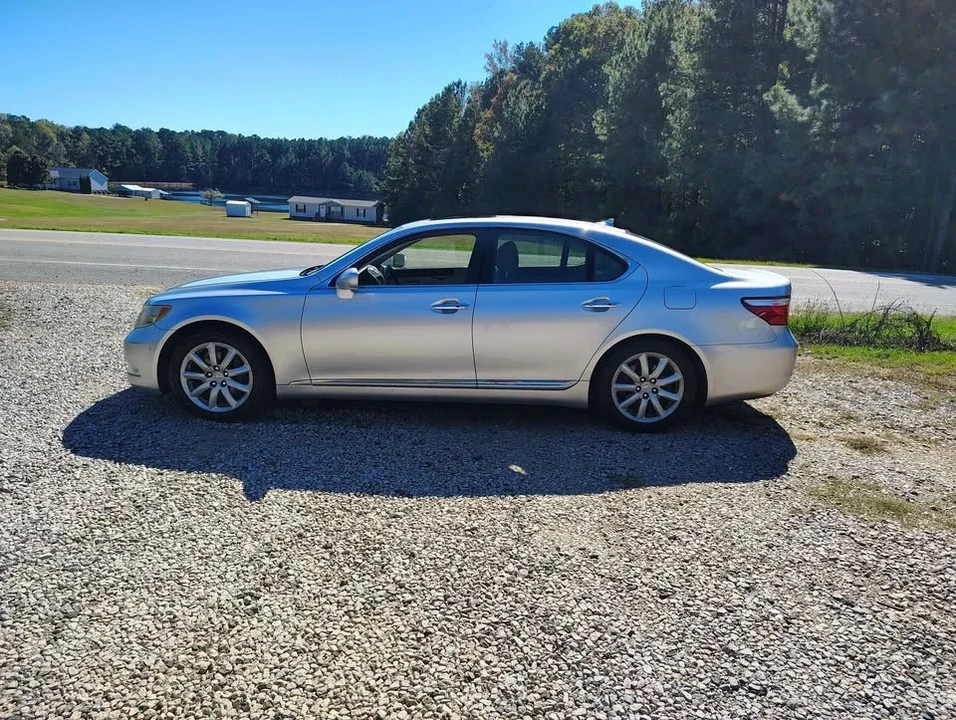 2007 Lexus LS 4th Gen - Image 2 of 11